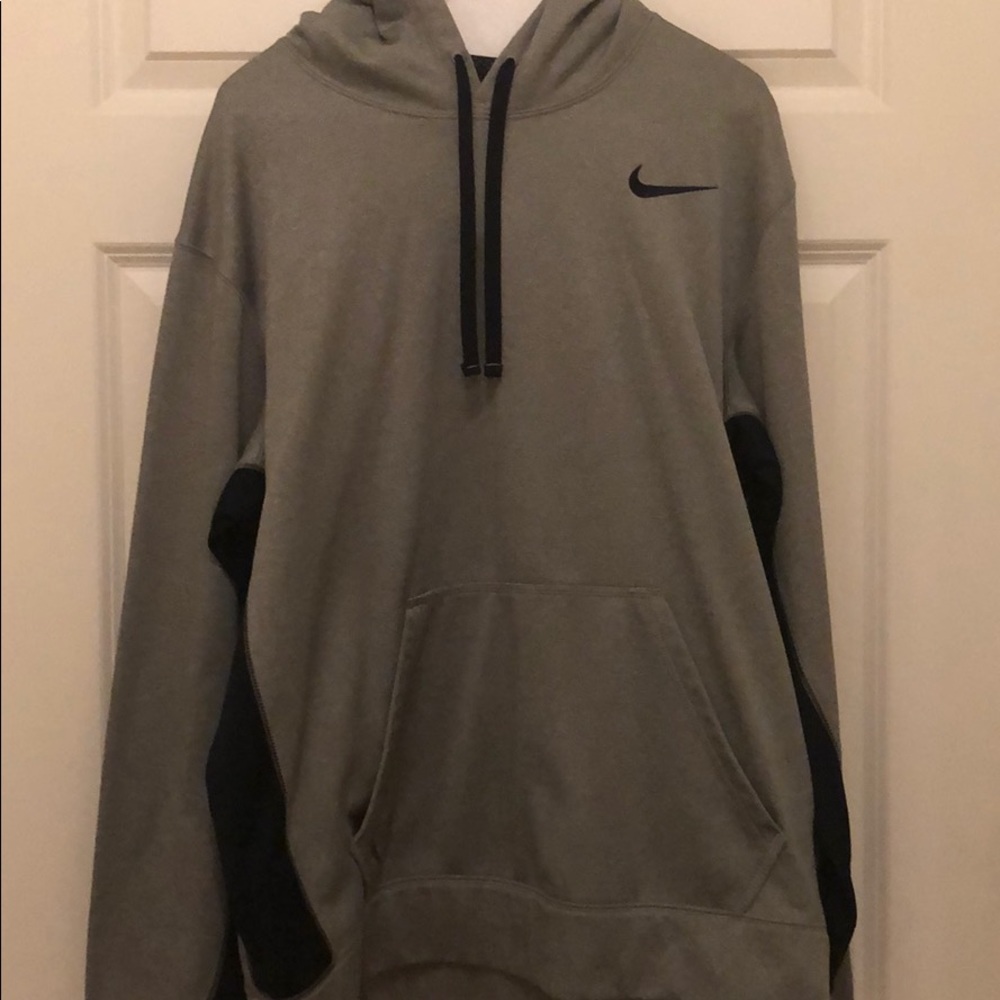 Nike hoodie - Picture 2 of 4